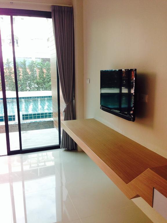 Chitra Suite Pattaya Δωμάτιο φωτογραφία