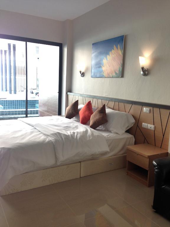 Chitra Suite Pattaya Δωμάτιο φωτογραφία